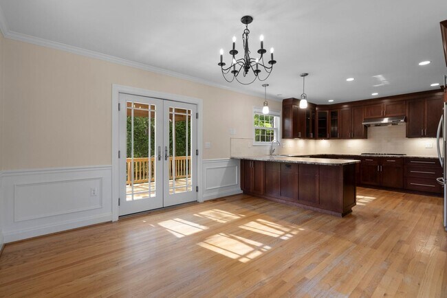 Building Photo - 3 Bed 2.5 Bath - Bethesda Split Level Single Family - Move In Ready