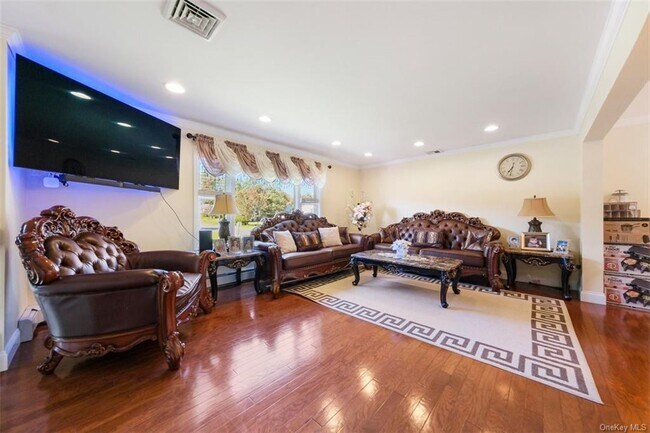 Building Photo - 7 Ohio Dr