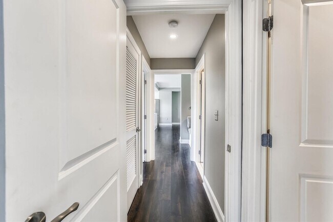 Building Photo - Gorgeous 2/2 with luxurious Lobby Level Condo in Hampden Row