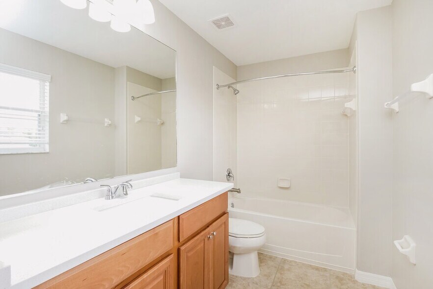 Building Photo - 9138 Savannah Grove Ln