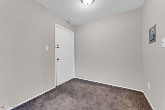 Building Photo - 1415 Wyandotte Ave