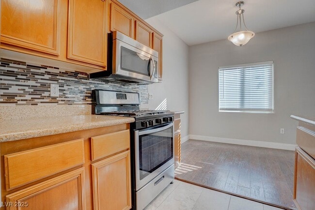 Building Photo - 7701 W Robindale Rd