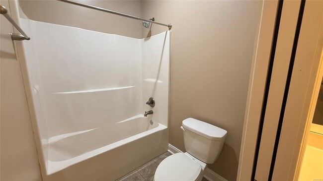 Building Photo - 703 Kingsley Dr
