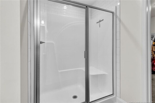 Building Photo - 173 London Dr