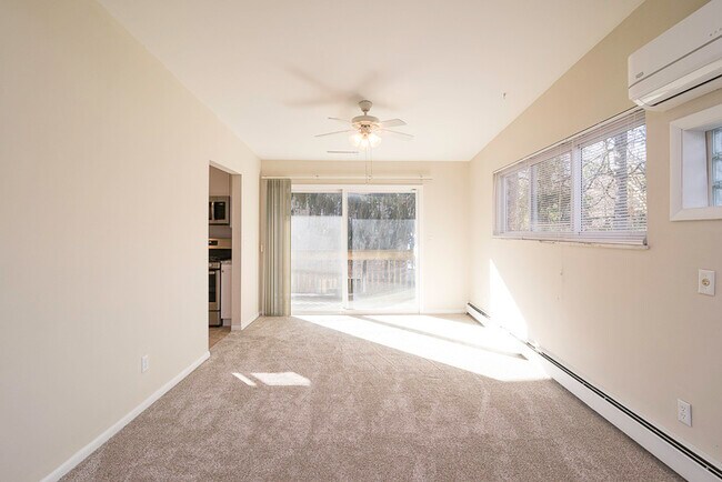 Building Photo - 522 Bemidji Ct
