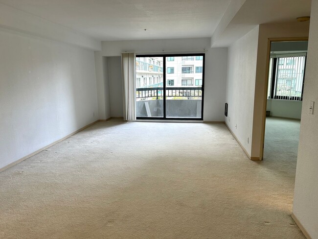 Building Photo - 1BR Condo @ Opera Plaza with Amenities, 24...