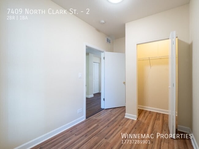 Building Photo - 7409 N Clark St