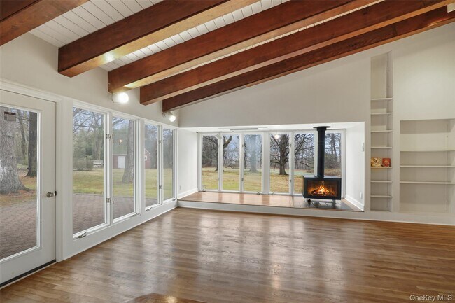 Building Photo - 790 Hardscrabble Rd