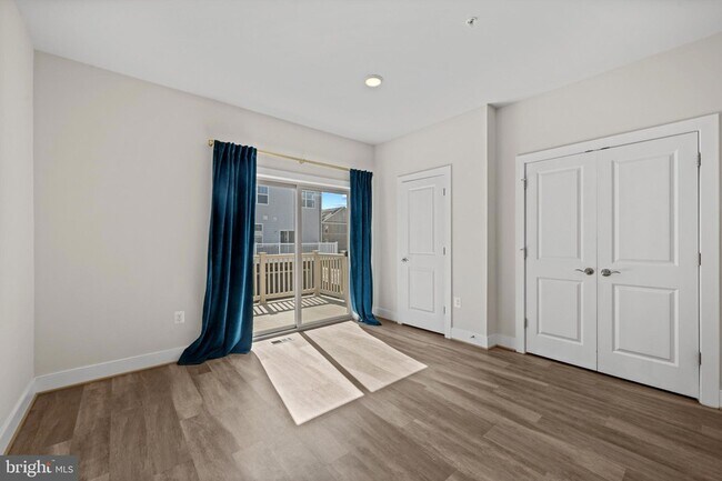 Building Photo - 148 Stowe Dr
