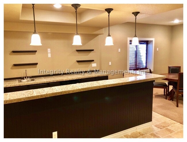 Building Photo - 4 Bed/5 Bath, 4,219 Sqft -11089 Canyonbroo...