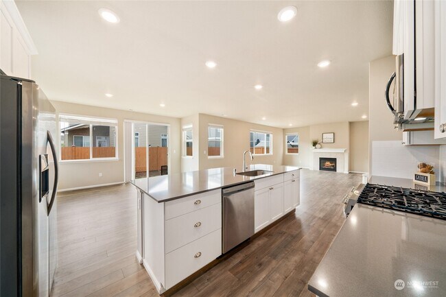 Building Photo - 2808 14th Ave NW