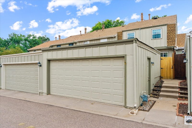 Building Photo - 2433 E Fremont Ct