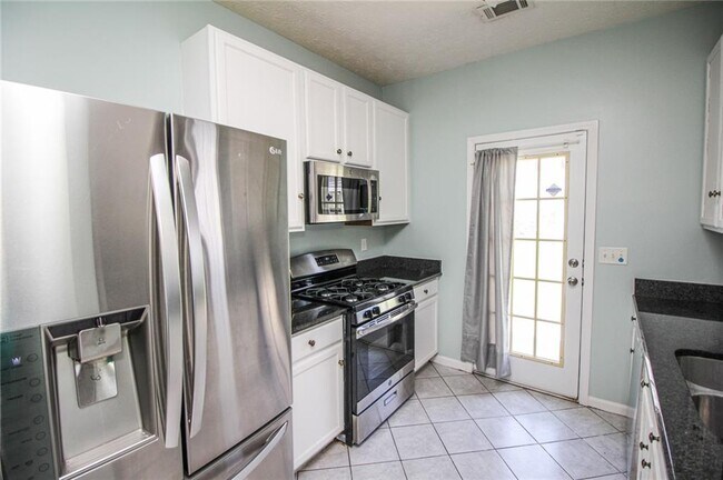 Building Photo - 6476 Portside Way