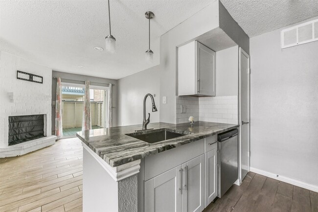 Building Photo - 250 El Dorado Blvd