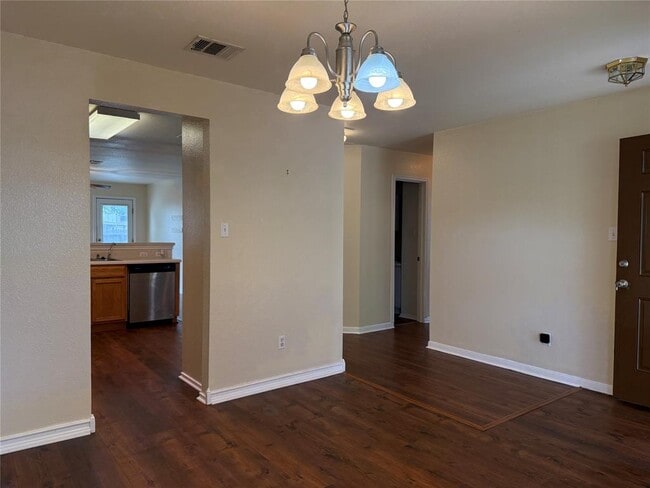 Building Photo - 316 Meadow Park Dr