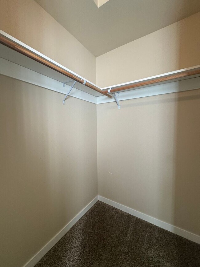 Building Photo - Cambridge Place I - 2235