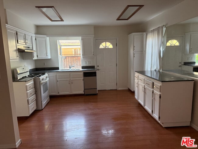 Building Photo - 11705 Albers St