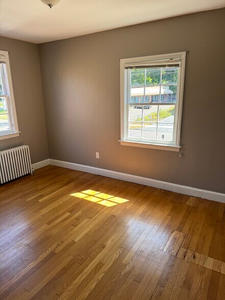 Building Photo - 1640 Whitney Ave