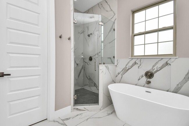 Building Photo - 304 Chobani Ln