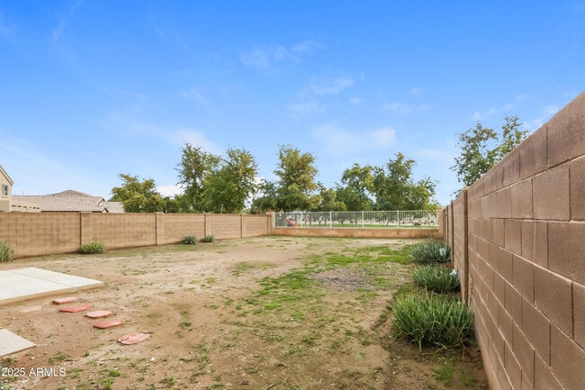 Building Photo - 10937 W Coolidge St
