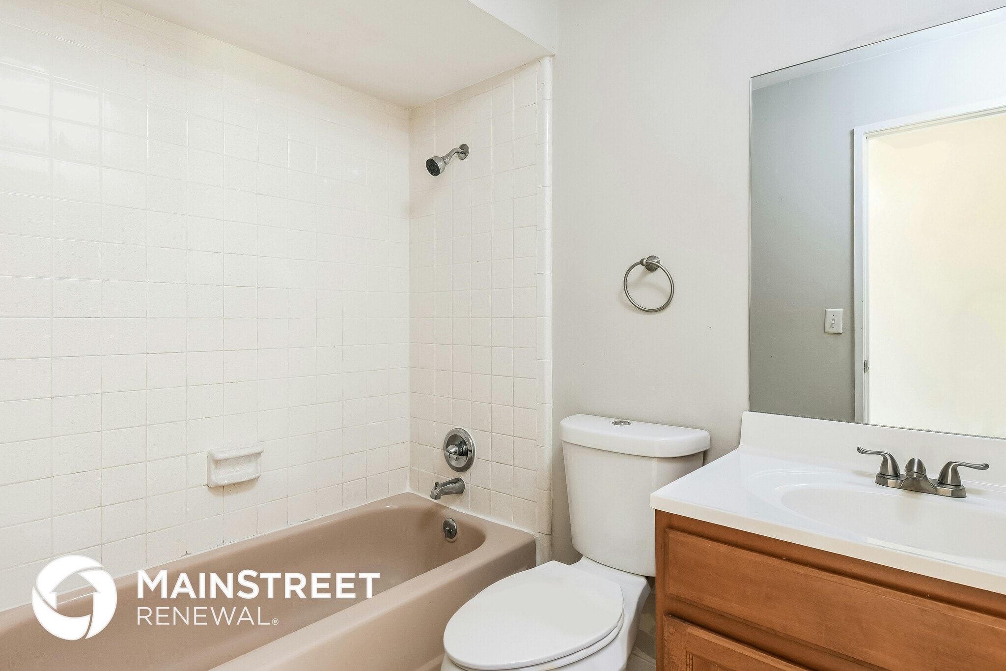 Building Photo - 820 E Flag Ln