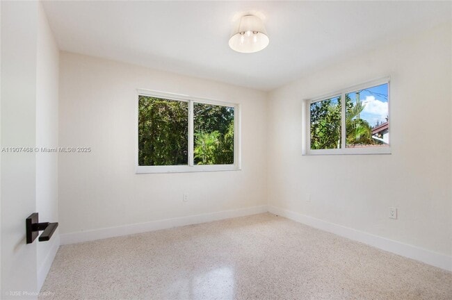 Building Photo - 7315 SW 63rd Ct