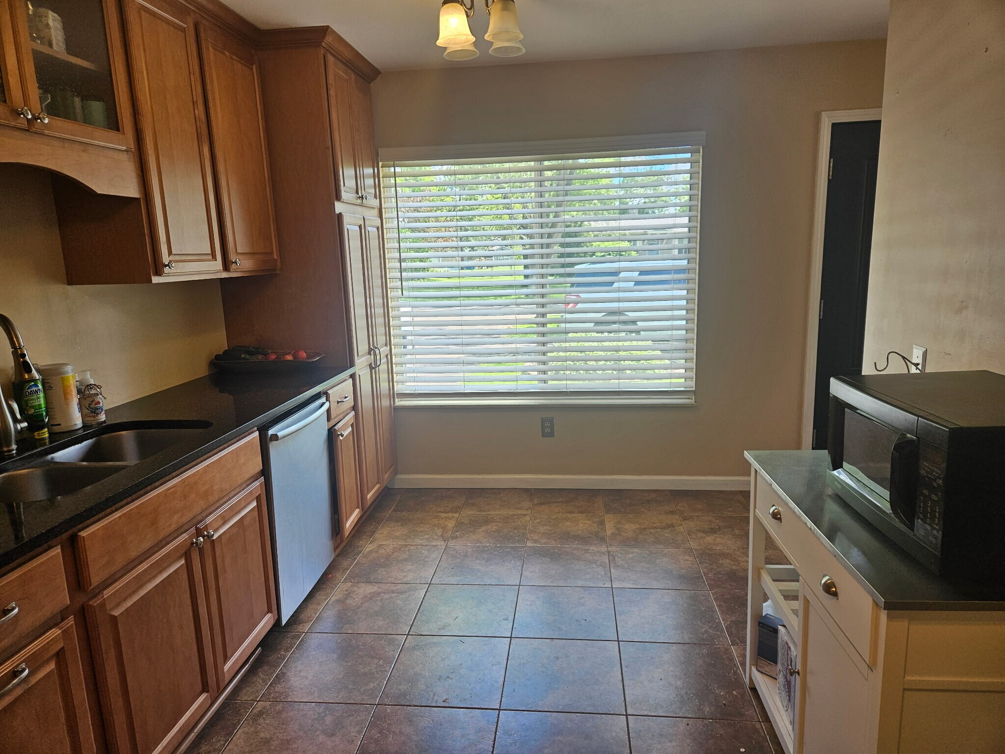 Building Photo - 336 Rustic Cir
