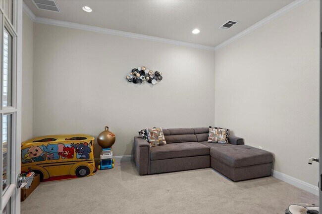 Building Photo - 9033 Rattlesnake Trail