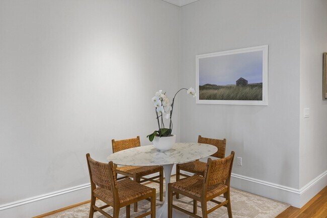 Building Photo - 101 Beacon St