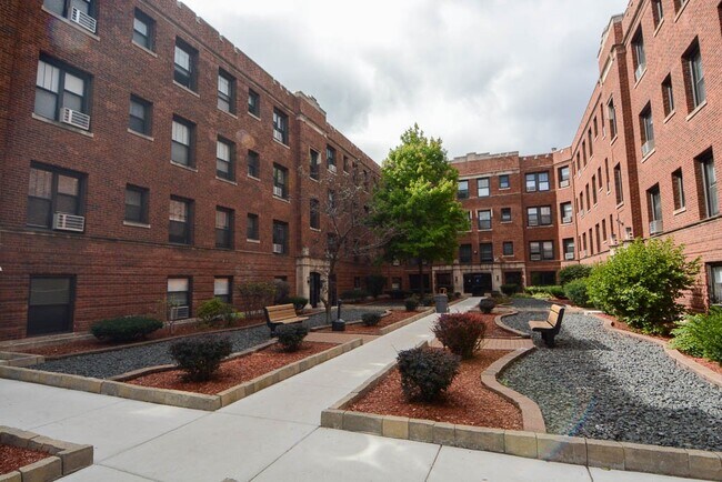 Building Photo - 2836 N Mildred Ave