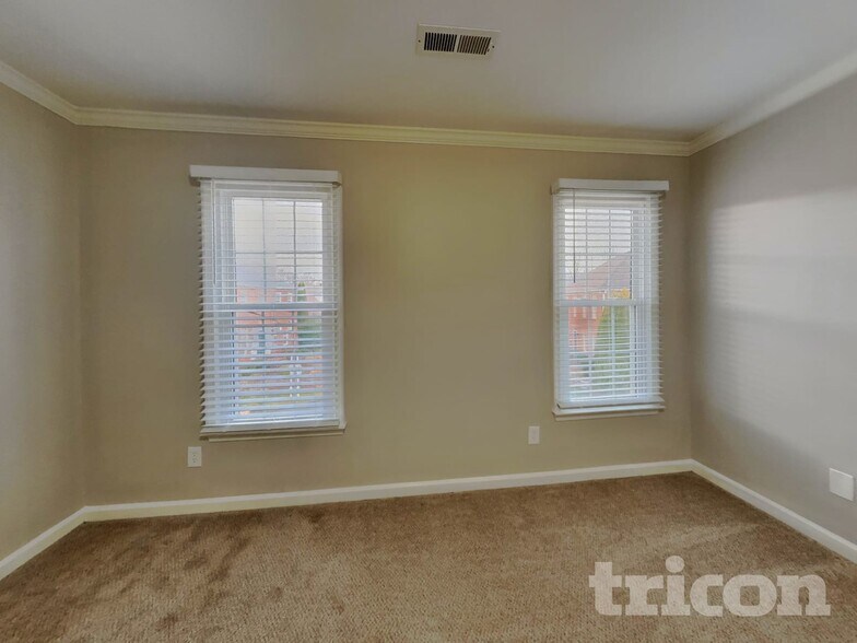 Building Photo - 6013 Rittenhouse Rd