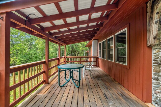 Building Photo - Mid-Century Cool Meets Maine Serenity Design. Privacy. Location. This one has it all.