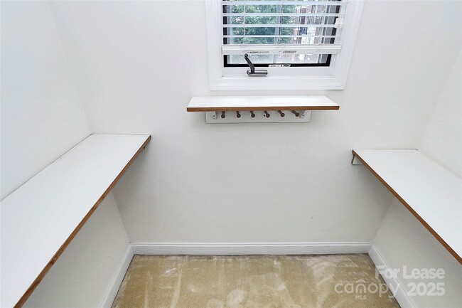 Building Photo - 793 Garden District Dr