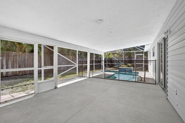 Building Photo - 5058 Canal Cir E