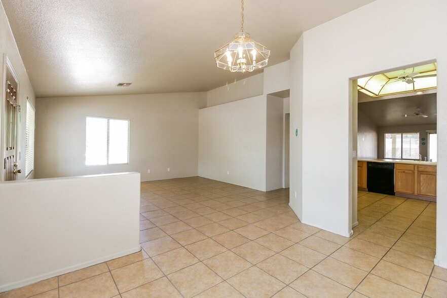 Building Photo - 6364 W Villa Rita Dr