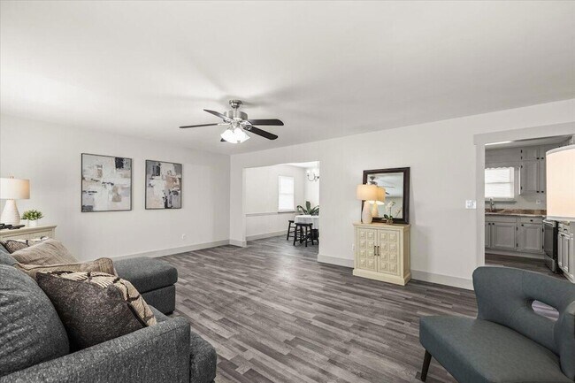 Building Photo - 9121 Potomac Dr