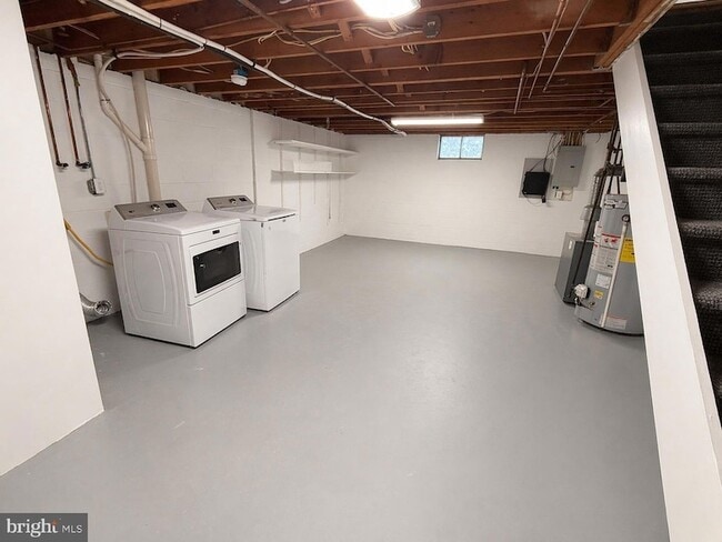 Building Photo - 359 Whites Rd