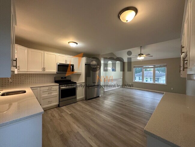 Building Photo - 219 Sandalwood Dr