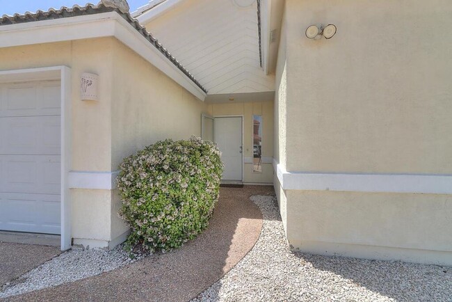 Building Photo - 15321 Dasmarines - 3/bed 2/bath $2,099/mo