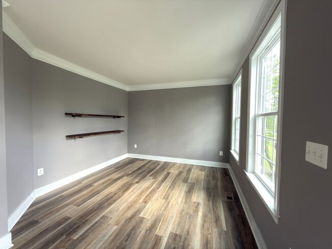 Building Photo - Spacious 4 Bed 3.5 Bath Home in Round Hill VA For Rent!