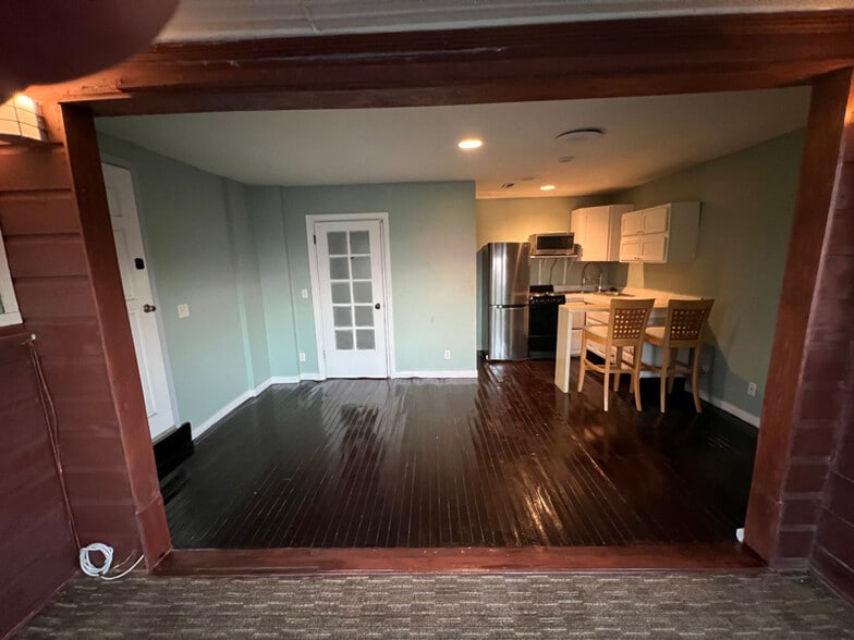 Primary Photo - 130A Ripley St