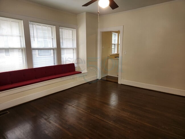 Building Photo - This Hillcrest Bungalow is just what you w...