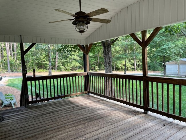 Building Photo - Updated Three Bedroom Two Bath Double Wide in Iron Station