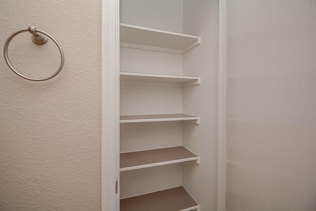 Building Photo - 13242 Skyview Landing Dr