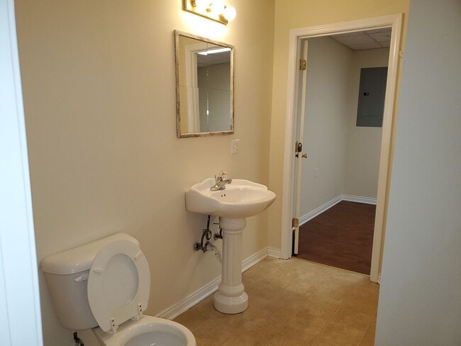 Building Photo - 197&amp;199 Scottie Drive