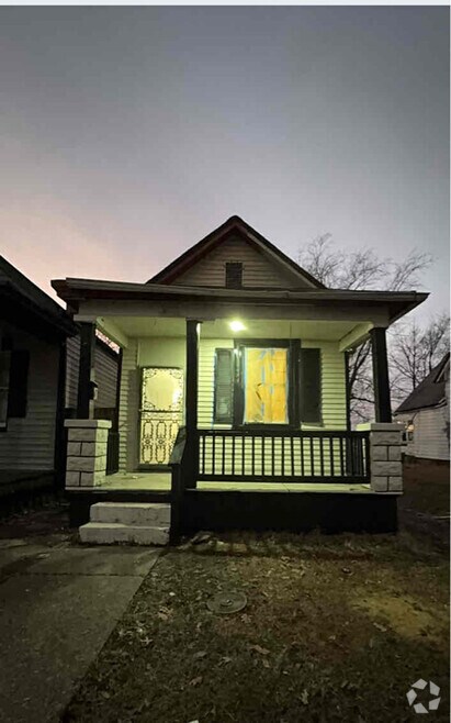 Building Photo - 433 S Denby Ave