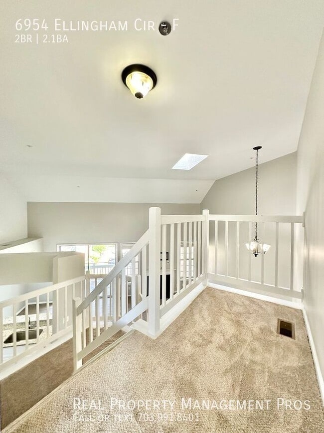 Building Photo - 6954 Ellingham Cir