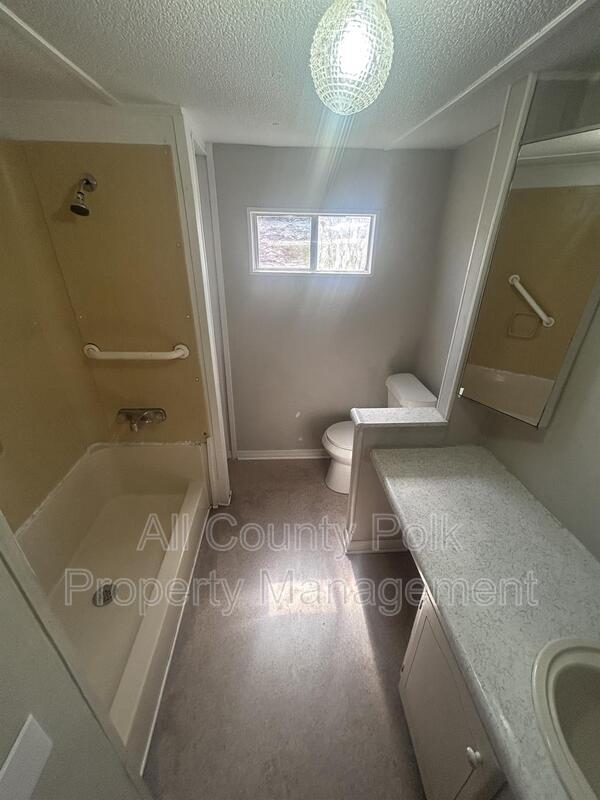 Building Photo - 2735 W 10th St