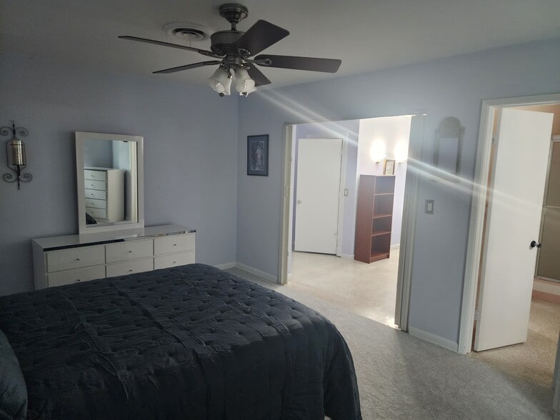 Building Photo - 465 S Fig Tree Ln