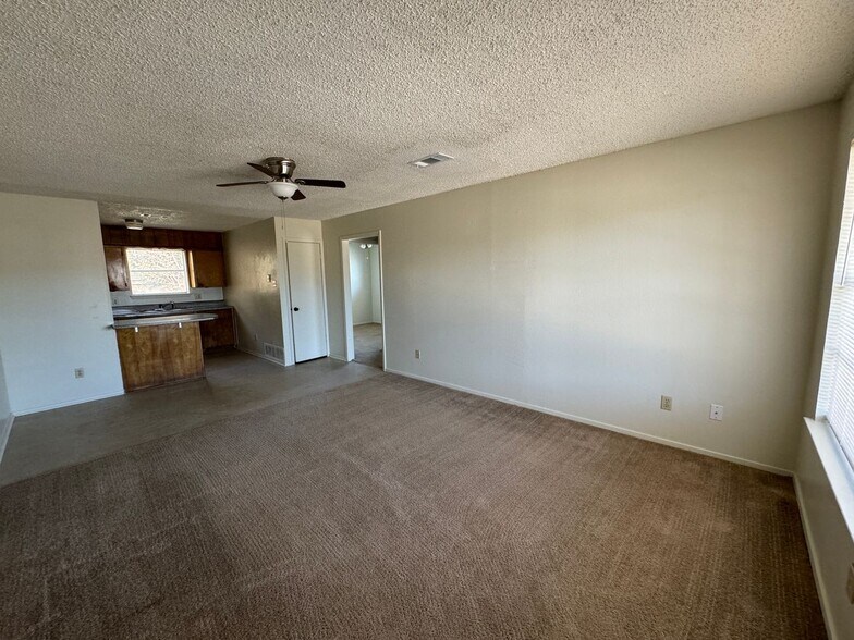 Building Photo - 907 N 7th St